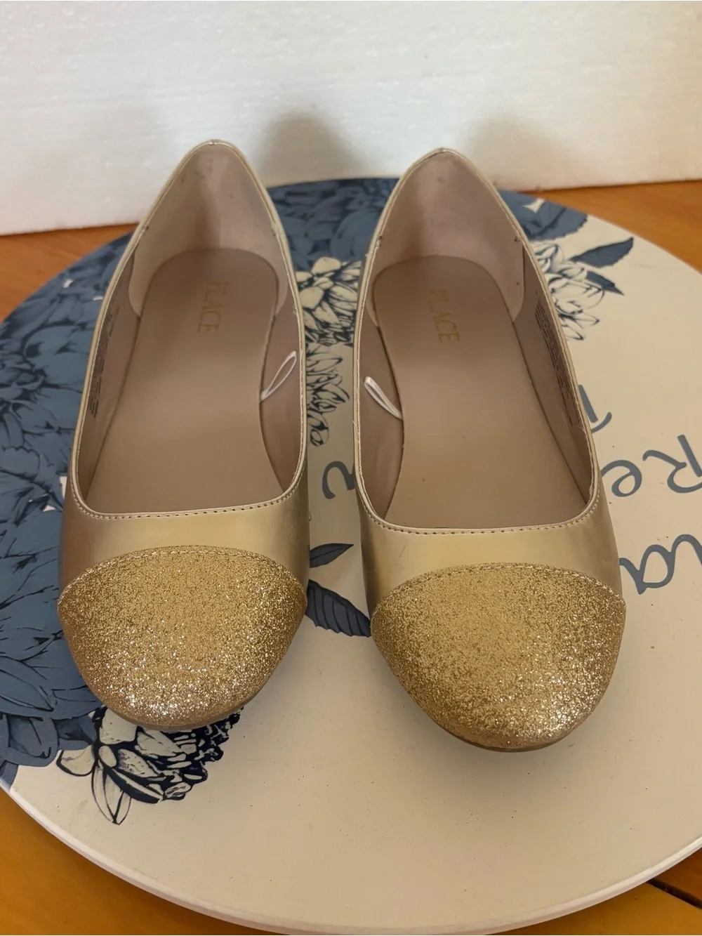 The Children’s Place Gold Glitter Ballet Flats Girls 4
